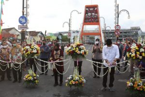 Dihadiri Mensos Risma, Wali Kota Eri Cahyadi Resmikan Jembatan Sawunggaling dan TIJ