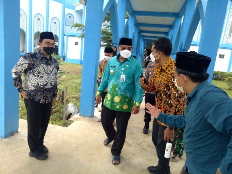 Pj.Gubernur Kalsel Tinjau Posko Peniadaan Mudik di Wilayah Kabupaten Tanbu