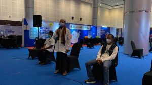 Apresiasi Petugas dan Relawan Vaksinasi, Yayasan BIS Bagikan Ratusan Paket Buka Puasa