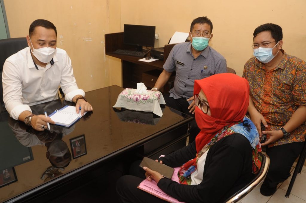 Wali Kota Eri Berkantor di Kelurahan, Begini Respon Warga Surabaya