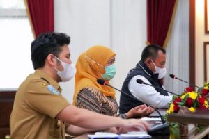 Jelang Uji Coba PTM 5 Juli 2021, Gubernur Khofifah Instruksikan Prioritas Vaksin untuk Guru
