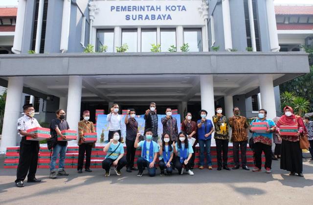 Terima Bantuan 700 Paket Sembako, Pemkot Surabaya Bagikan ke Seniman Terdampak Covid-19