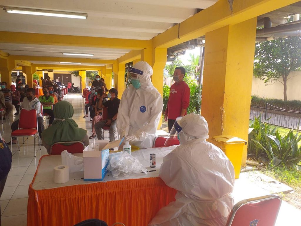 Percepat Program Vaksinasi, Pemkot Surabaya Pasang Pengumuman Anjuran di 18 Rusun