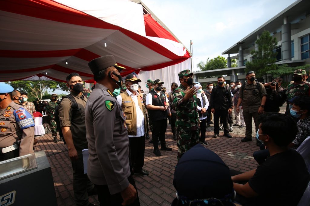 Panglima TNI dan Kapolri Tinjau Penanganan Covid-19 di Kabupaten Kediri