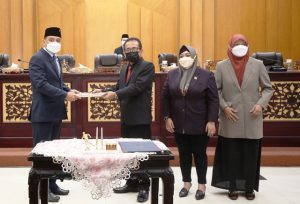 Rapat Paripurna di DPRD, Wali Kota Eri Bahas Raperda Pencegahan dan Penanggulangan Kebakaran