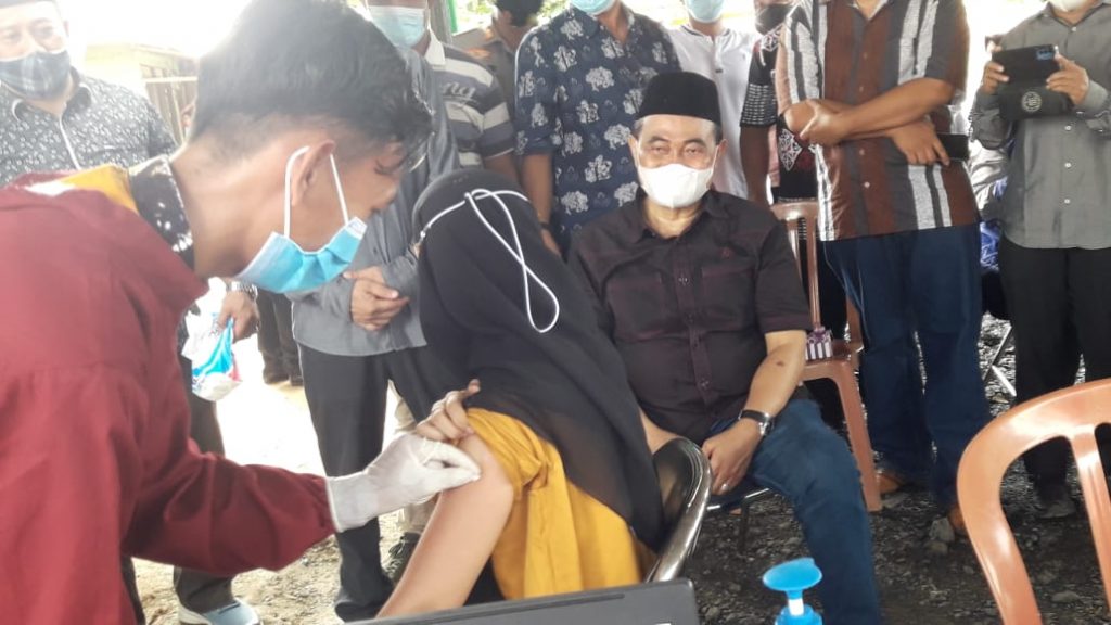 Support Moril ke Masyarakat, Zairullah Azhar Pantau Langsung Pelaksanaan Vaksinasi di 4 Kecamatan
