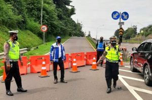 Titik Penyekatan Di Jalan Tol Jasa Marga Group Dalam Rangka Mendukung PPKM Darurat Per 4 Juli 2021
