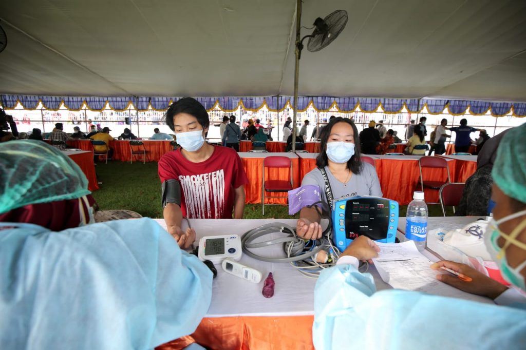 Percepat Target, Pemkot Surabaya Gelar Vaksinasi Massal di Gelora 10 Nopember 