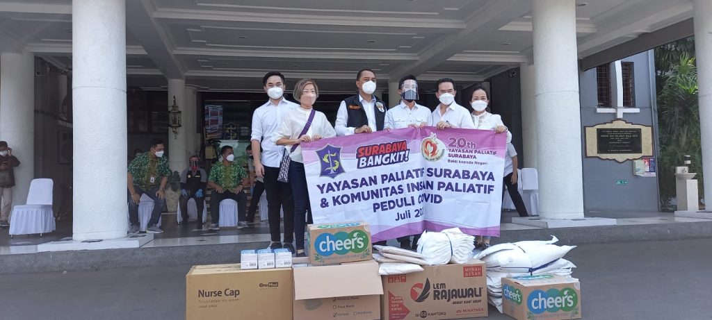 Yayasan Paliatif Surabaya Sumbang APD Untuk Nakes Dan Petugas Pemulasaran Jenazah