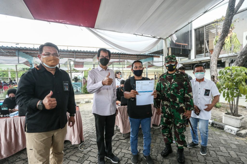 Vaksinasi 2.700 Warga di SIER, Ketua DPRD Surabaya: Gotong Royong Kejar Herd Immunity
