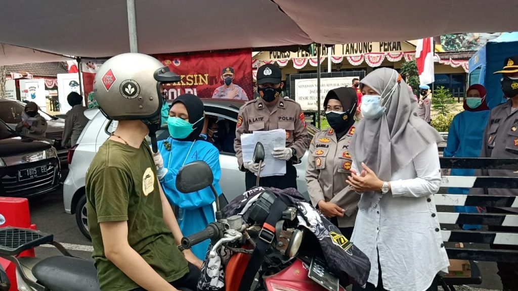 Pimpinan DPRD Surabaya Apresiasi Layanan Vaksinasi Drive Thru Polres Pelabuhan Tanjung Perak