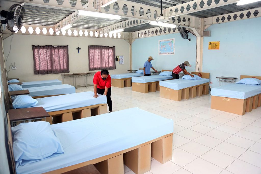Pemkot Surabaya Terima Bantuan Peminjaman Gedung Isoman dan Tempat Tidur