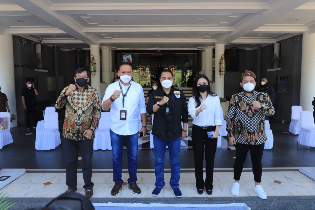 Bantuan ke Pemkot Surabaya Terus Mengalir, Wali Kota Eri: Diperlukan Kebersamaan dan Gotong-royong