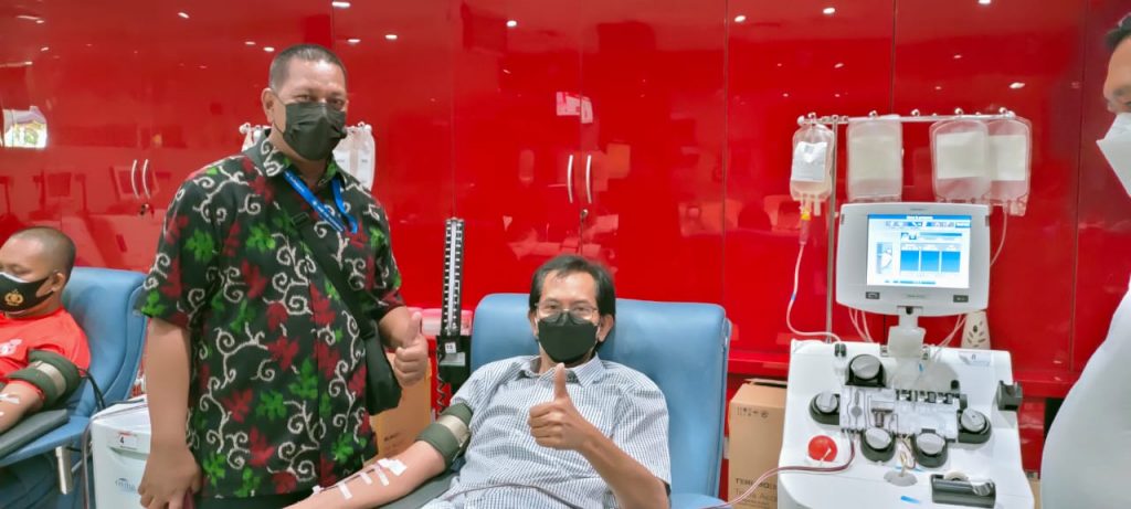 Berbagi Kesembuhan, Ketua DPRD Surabaya Ajak Penyintas Covid-19 Donor Plasma