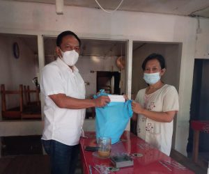 Legislator Surabaya Kunjungi Warga MBR yang Gadaikan Kartu PKH untuk Menyambung Hidup