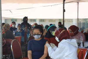 Vaksinasi Dosis Kedua AstraZeneca di Lapangan Thor Berlangsung Tertib