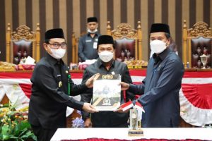 Semua Fraksi DPRD Menyetujui, Raperda RPJMD Tanbu Ditandatangani