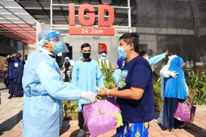 Wali Kota Eri Semangati Warga yang Isolasi Mandiri di Rumah Sehat dan RSLT