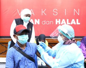 Gubernur Khofifah: Siapa Saja yang Berdomisili di Jatim Bisa Mendapat Vaksin