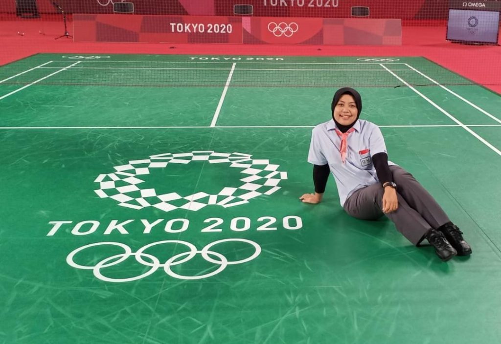 Salah Satu Wasit Badminton di Olimpiade Tokyo 2020 Ternyata Guru SDN Sawunggaling 1 Surabaya