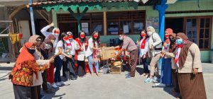 Rotary Club Kaliasin Beri Bantuan Komputer dan Bentuk English Club di SD Margorukun Surabaya