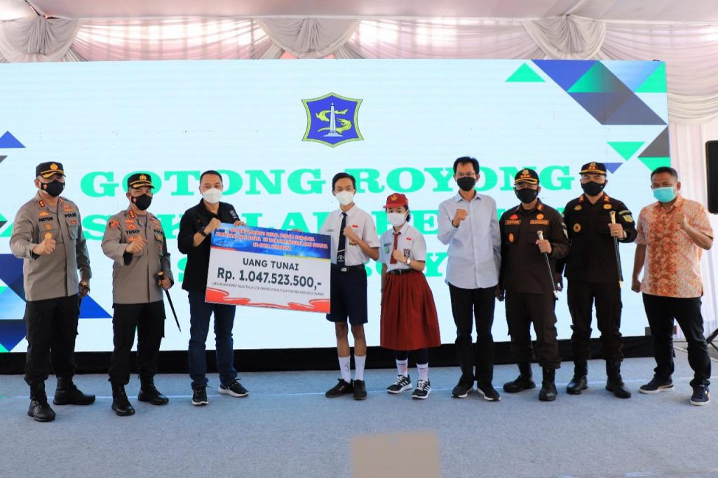 Pelajar Surabaya Bantu Rp 1 Miliar, Ketua DPRD: Kemanusiaan Telah Menyatukan
