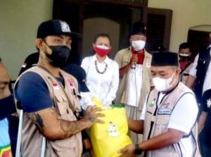 Peringati HUT RI ke 76, GUSDURian peduli, INTI Surabaya dan arek Jogoboyo Berbagi ke Penyandang Disabilitas