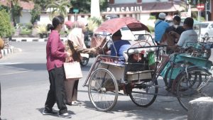Libatkan PWI dan IJTI, Pemkot Kediri Bagikan Makanan Produk UMKM