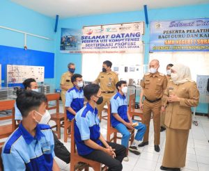 PTM Terbatas – Bertahap Dibutuhkan Percepatan Vaksinasi Untuk Guru dan Murid di Semua Kabupaten dan Kota