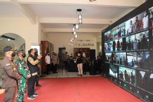 Tinjau Vaksinasi di Santa Maria, Wali Kota Eri Pastikan Surabaya Sudah Capai 97,5 Persen Vaksin Dosis 1