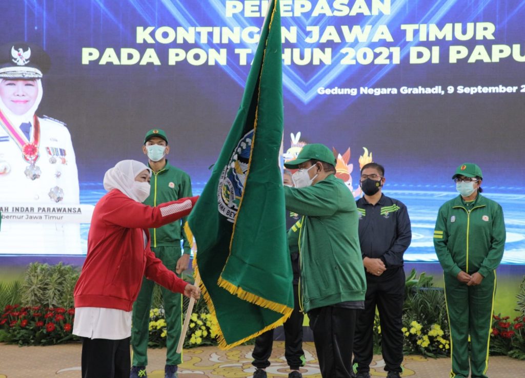 Lepas Atlet Kontingen Jatim PON XX Papua 2021, Gubernur Khofifah Pesankan Misi Persaudaraan dan Prestasi