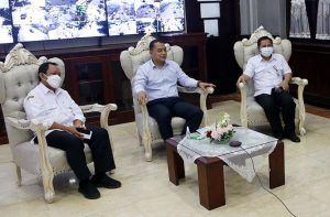 Targetkan 54 Medali Emas, Wali Kota Eri Lepas Atlet Surabaya Bertanding di PON Papua