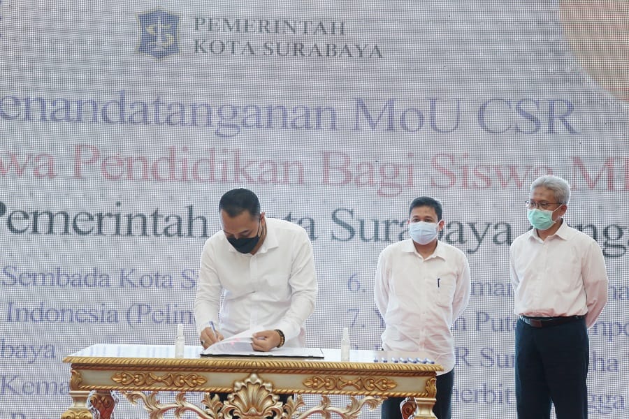 Peduli Pendidikan Siswa MBR, Stakeholder di Surabaya Gotong-royong Beri Donasi Melalui CSR