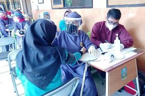 Jelang Pembelajaran Tatap Muka, SMKN 3 Kediri Gelar Kegiatan Vaksinasi ke Siswa