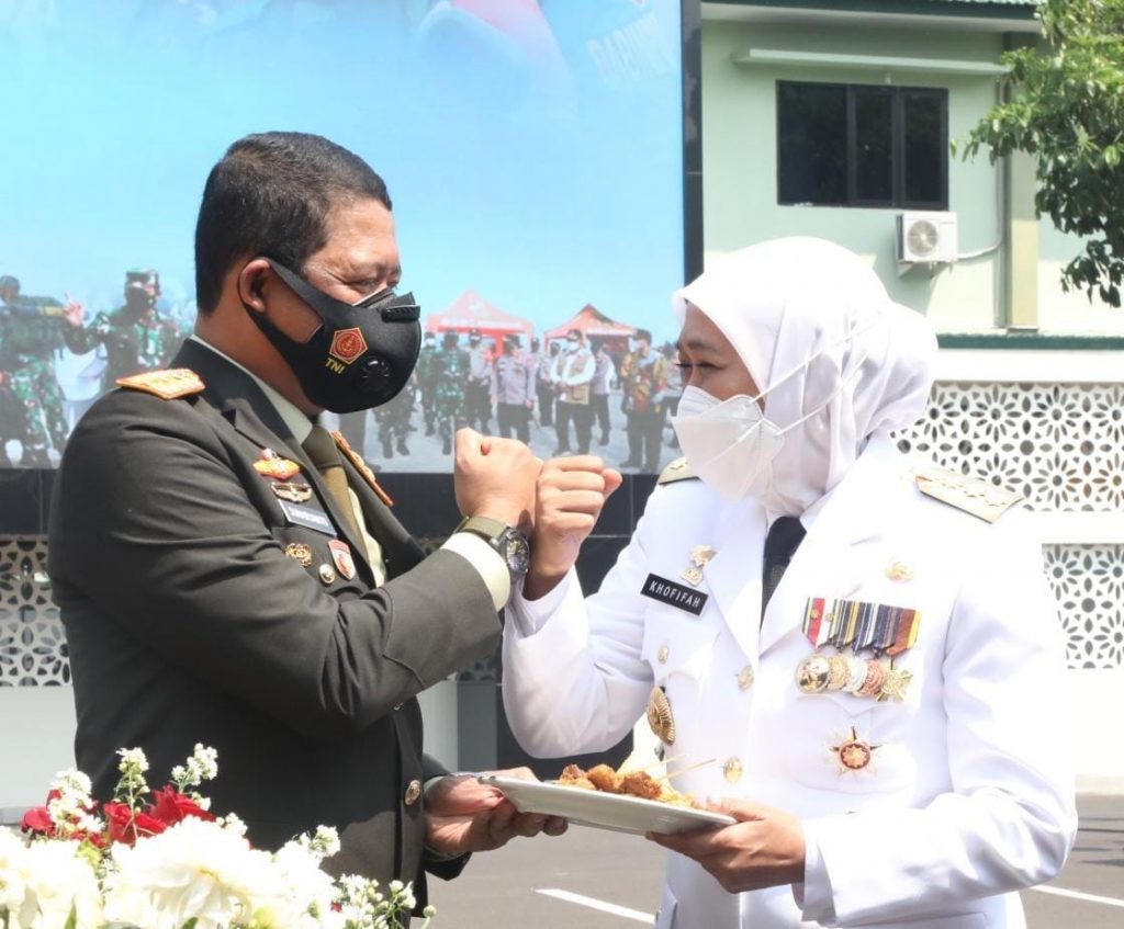 Gubernur Khofifah: Terimakasih Kontribusi TNI Tangani Pandemi Covid-19 Luar Biasa