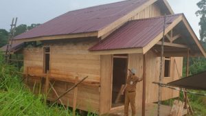 Kadis Perkimtan Tanbu Pantau Pembangunan Rumah Relokasi di Desa Dadap