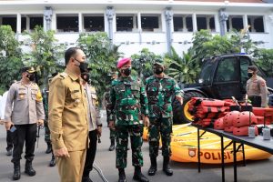 Antisipasi Bencana Alam, Wali Kota Eri Awasi Kawasan Pesisir Kota Surabaya