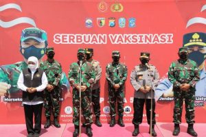 Gubernur Khofifah Minta Masyarakat Tak Pilih-Pilih Vaksin Covid-19