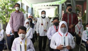 Bersama Ketua DPRD, Wali Kota Eri Dampingi Mensos Risma di Eks Lokalisasi Dolly