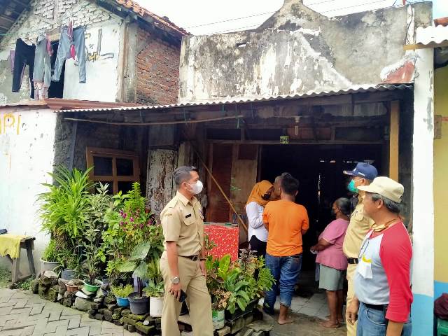 Atap Rumah Warga Pogot Ambruk Karena Keropos, Pemkot Surabaya Gerak Cepat Lakukan Intervensi
