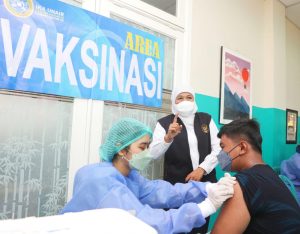 Hari Kesehatan Nasional, Gubernur Khofifah Ajak Masyarakat Menerapkan Kebiasaan Hidup Sehat