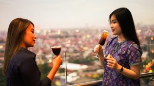 Lepas Penat Dan Menikmati Sunset Kota Pahlawan Dari Previere Bar & Lounge