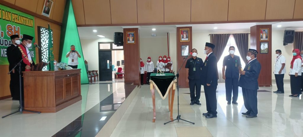 PN Surabaya Melantik Panmud Hukum Baru