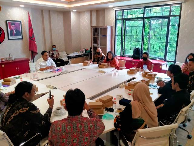 Terima Kedatangan Mahasiswa Hukum Untag Surabaya di Ruang Fraksi DPRD, Ini Pesan Anas Karno