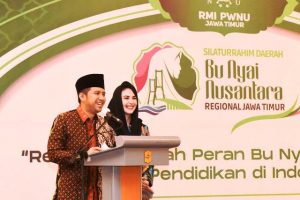 Wagub Emil Tekankan Pentingnya Multi Peran Nyai Untuk Sangu Urip Santri