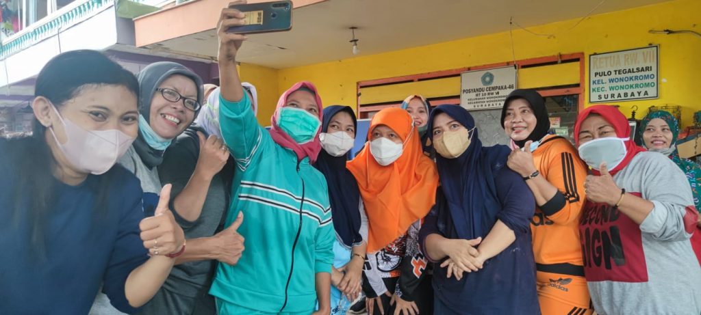 Senam Pagi Bersama Puluhan Warga, Reni Astuti Ajak Manfaatkan Program Pemkot