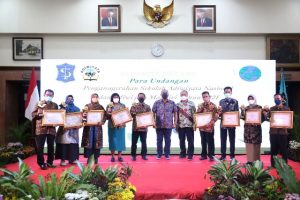 Berhasil Bina Sekolah Lain, Sembilan Sekolah di Surabaya Dapat Penghargaan Adiwiyata Mandiri dari KLHK