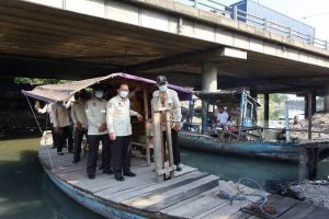 Gubernur Khofifah Terjunkan Tim Vaksinasi Sisir Warga Kampung 1001 Malam Surabaya