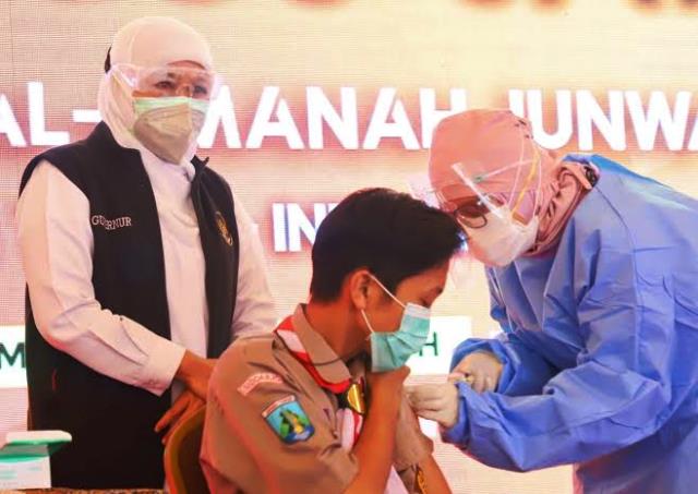 KickOff Vaksinasi Anak 6-11 Tahun di 21 Kabupaten/ Kota, Gubernur Khofifah Minta Kepala Daerah ‘Gercep’