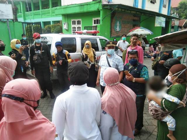 Pemkot Surabaya Bantu Balita Simokerto yang Pendengarannya Bermasalah
